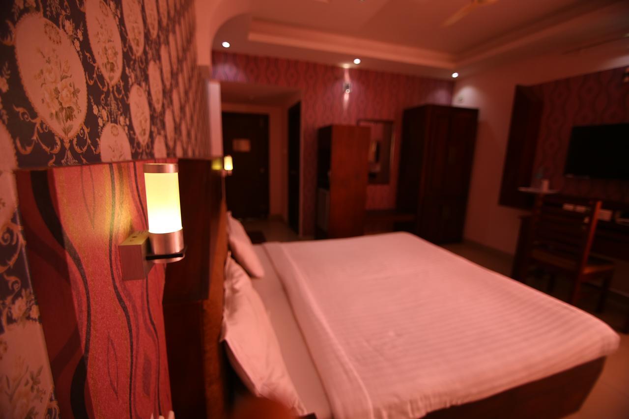 Orchid Residency Hotel Kottayam Buitenkant foto